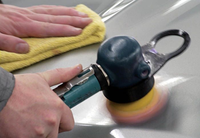 Ακόμα και η παραμικρή λεπτομέρεια ελέγχεται διεξοδικά, με σκοπό την ικανοποίηση του αγοραστή μετά τις εργασίες συντήρησης ή επισκευής.